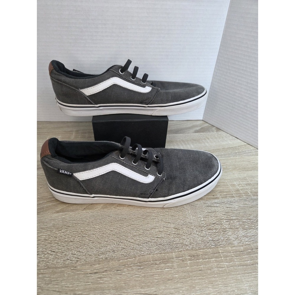 VANS GREY DENIM  LOW TOP SKATEBOARD SHOES‎ with elastic faux laces. Mens Size 9